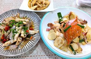 Scallion Oil Clams and Mussels