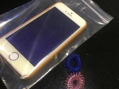 贴心的手机防油套和发圈～-唯爱KTV聚会餐厅(仙林东城汇店)