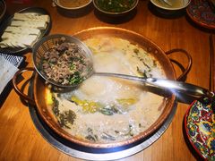 -洱火云南酸菜牛肉火锅(石景山当代商城店)