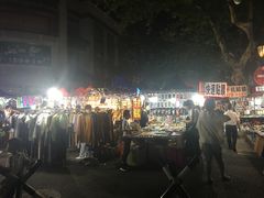 -吴山路夜市