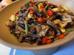 -八府香鸭·啫啫煲(华山路店)