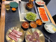 -臻牛烤肉
