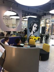 -PE SALON 