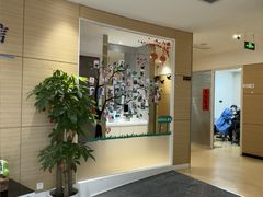 -瑞尔齿科(上海长风大悦城店)