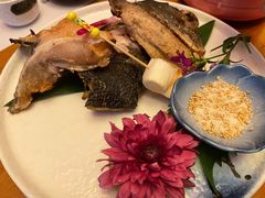 烧三文鱼头-大江户日本料理(吕厝店)