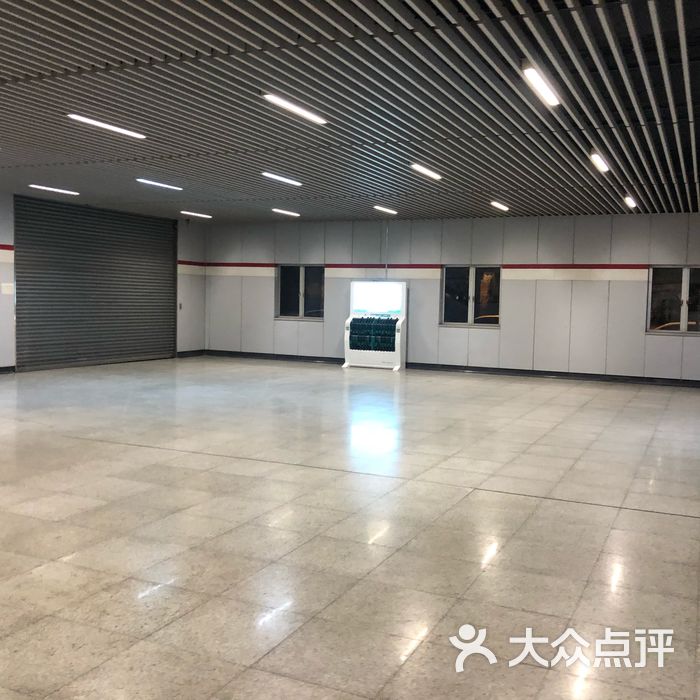上海马陆地铁站图片