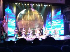 -工人俱乐部剧场杂技表演