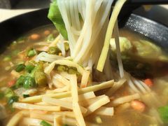 -龙记桂林米粉(财满街店)