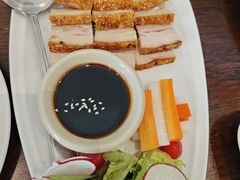 -Chom Cafe and Restaurant