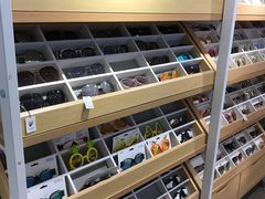 -名创优品(北京新中关购物中心地铁层店)