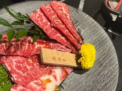 -山川小町·极番烧肉(新地假日广场店)