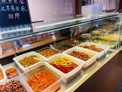 自助取餐区-聚合鑫东北熏酱熟食麻辣面(长阳店)