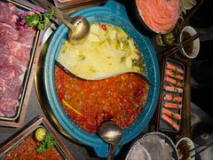 鸳鸯锅（酸菜酥肉豆花锅红锅）-吼堂老火锅(太古里总店)