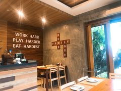 -Chom Cafe and Restaurant