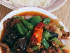-歹歹的加个面过油肉拌面