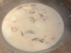 -咕嘟草帽鱼·牛奶一样的鲜鱼汤(天鹅湖万达广场店)