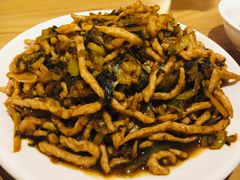 梅菜笋炒肉丝-陈傻子餐厅(世纪都会店)