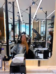 -HAIR CORNER