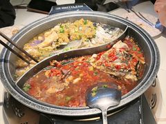 -阿瓦山寨·湘菜现炒·剁椒鱼头王(咸阳总店)