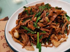 油焖烟笋-八珍饺子·烤鸭·家常菜