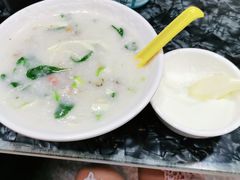 顺德鱼茸粥-燊意布拉肠云吞面(中山四路店)