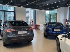 -TESLA 特斯拉(上海太古汇体验店)