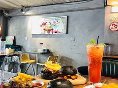 满满芝士牛肉堡-百万万BRAVO(厦大沙坡尾店)