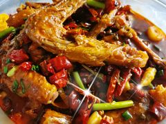 鸭爪鸭翅配虾大锅-张大师鸭爪爪特色干锅(南湖店)