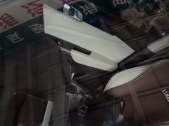 -鲨鱼皮汽车凹陷玻璃修复(静安店)