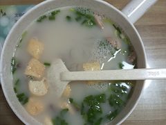 招牌老鸭粉丝汤-胡记锅贴·沪上游子老鸭粉丝汤(太原路店)