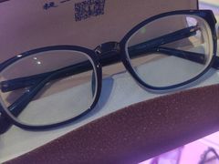 -提一眼镜·蔡司·依视路(小寨店)