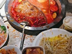 -茅草房·河畔园林火锅