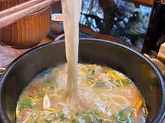 -银米·云南传统过桥米线(双廊黑金冠店)