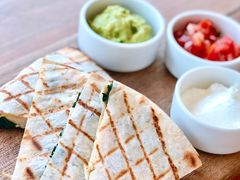 -ROAST coffee & eatery