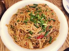 察哈尔铁板牛肉炒粉-蒙亨·手把肉·蒙古包文化主题餐厅(天恒广场店)