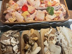 -芸山季·云南山珍菌火锅(人民广场来福士店)