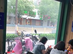 -内蒙焖面大盆骨餐馆(山大路店)