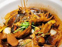 砂锅凤爪鱼头-周家二小姐的菜(西津渡店)