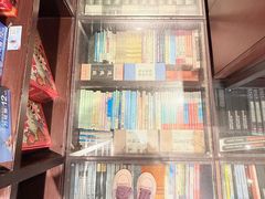 -钟书阁(松江泰晤士小镇店)