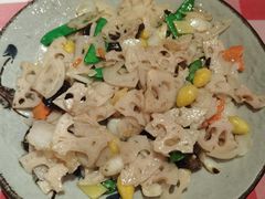 鲜百合炒藕片-龙桥私厨·姜花菊花过桥鱼·顺德菜(容桂店)