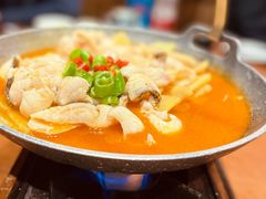 思茅酸汤鱼片-老滇山寨•云南特色菜•地方菜•民族风情歌舞表演(金碧店)