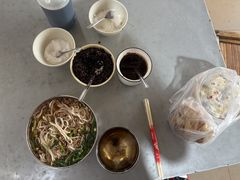 大碗瘦肉-正宗杨记普洱酸醋米线(总店)