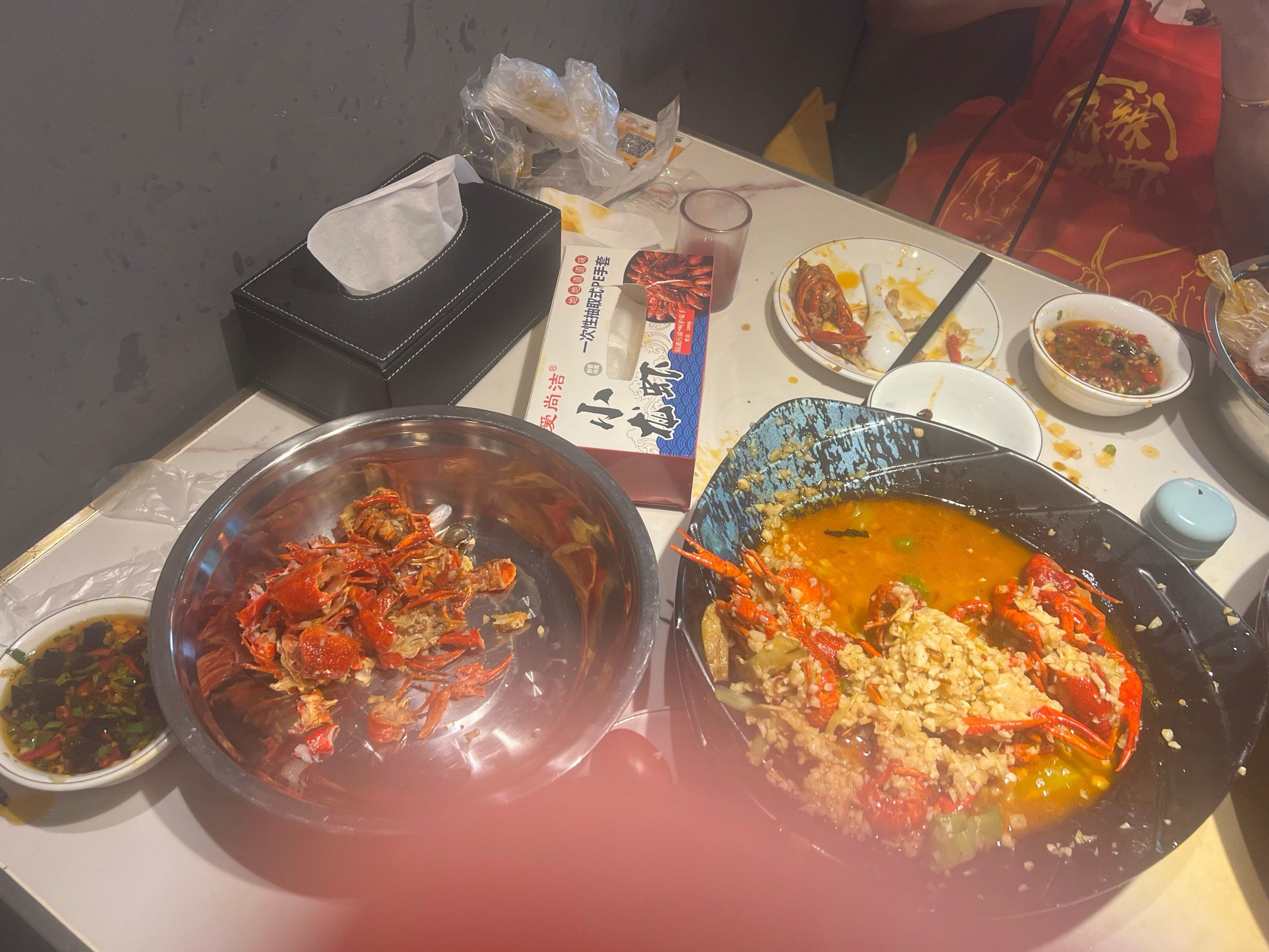 「小龙八步·小龙虾烧烤·市井湘菜(静安店)」
周末没事干出来吃个