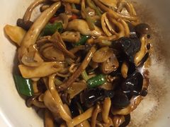 啫啫鲜菌煲-禧和源养生素食茶馆