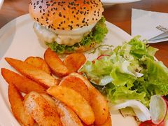 招牌牛肉汉堡-UPPER KITCHEN(延安路店)