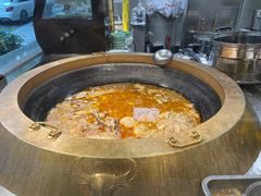 大骨熬汤-黔真牛原汤牛肉粉