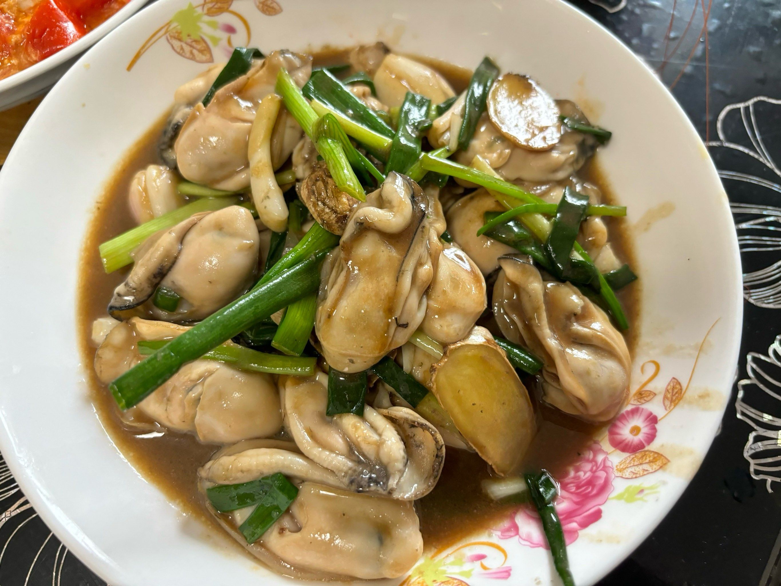 姜葱炒生蚝🦪
家常做法
买中蚝肉质会比较紧致