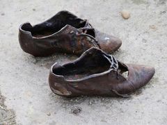 -多瑙河畔鞋履雕塑