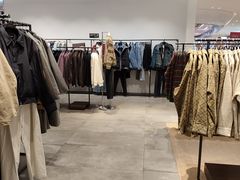 -URBAN REVIVO(上海中庚漫游城店)