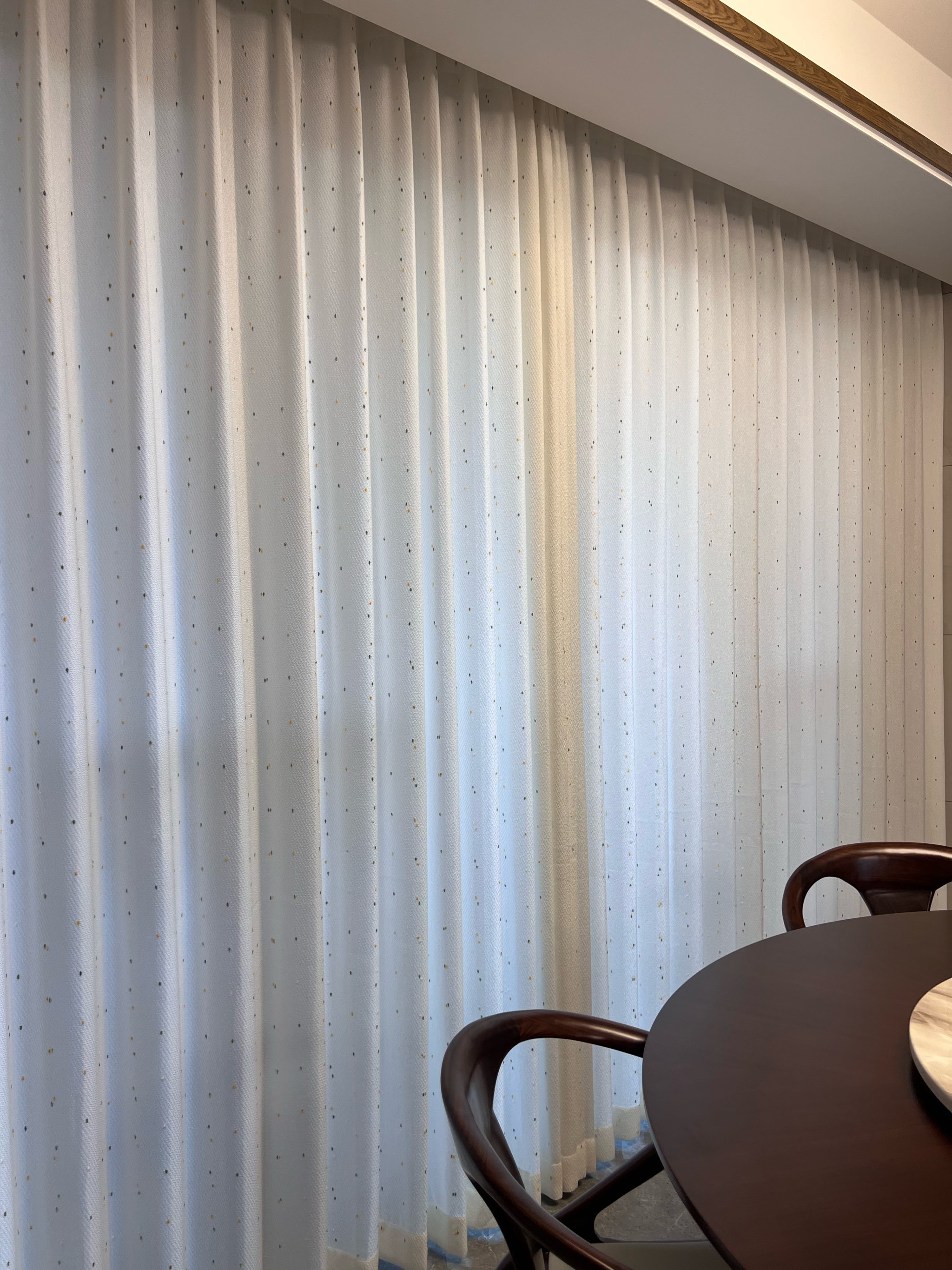 新家装修,餐厅装得了这个纱帘,真的好好看